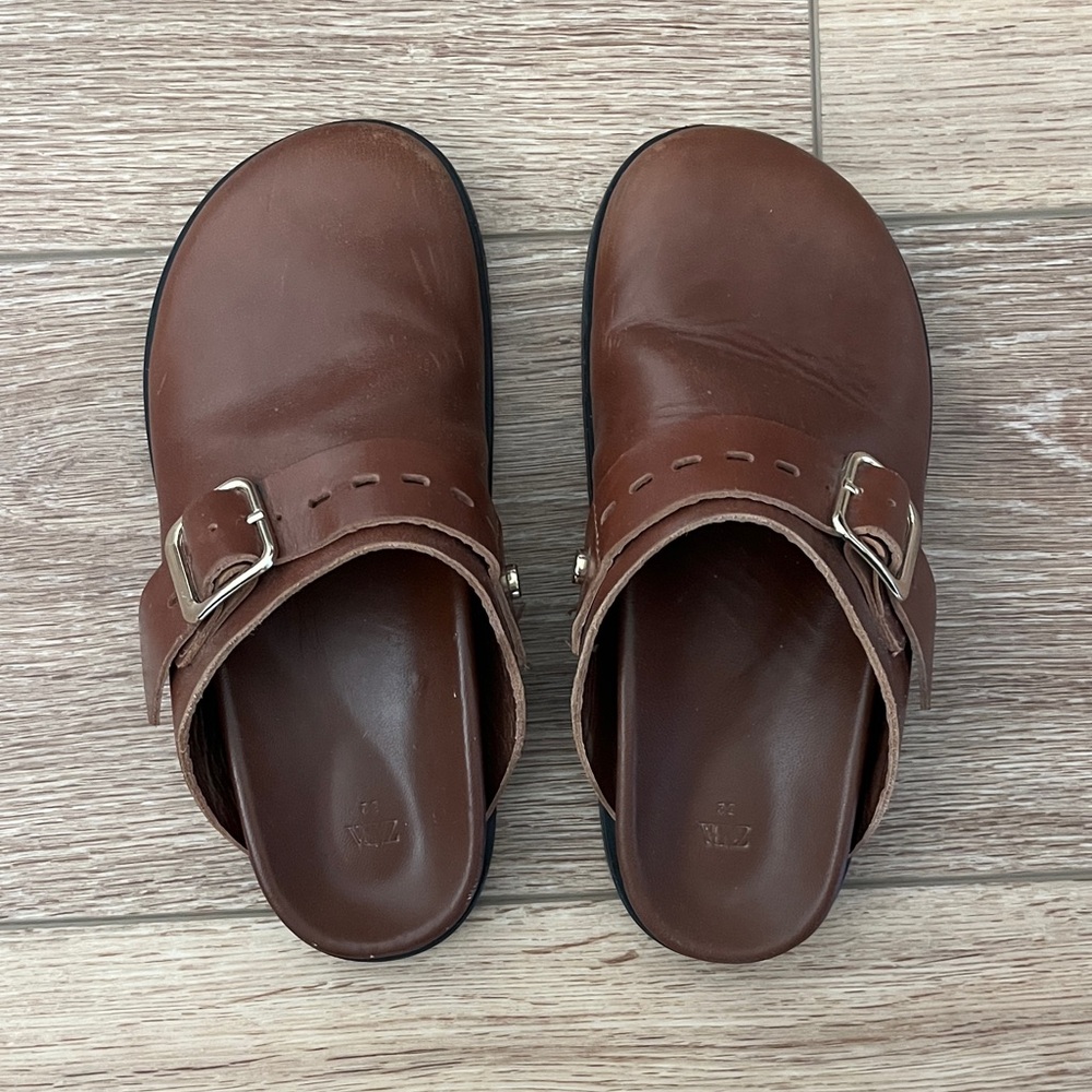 Zara Girls Leather Clogs